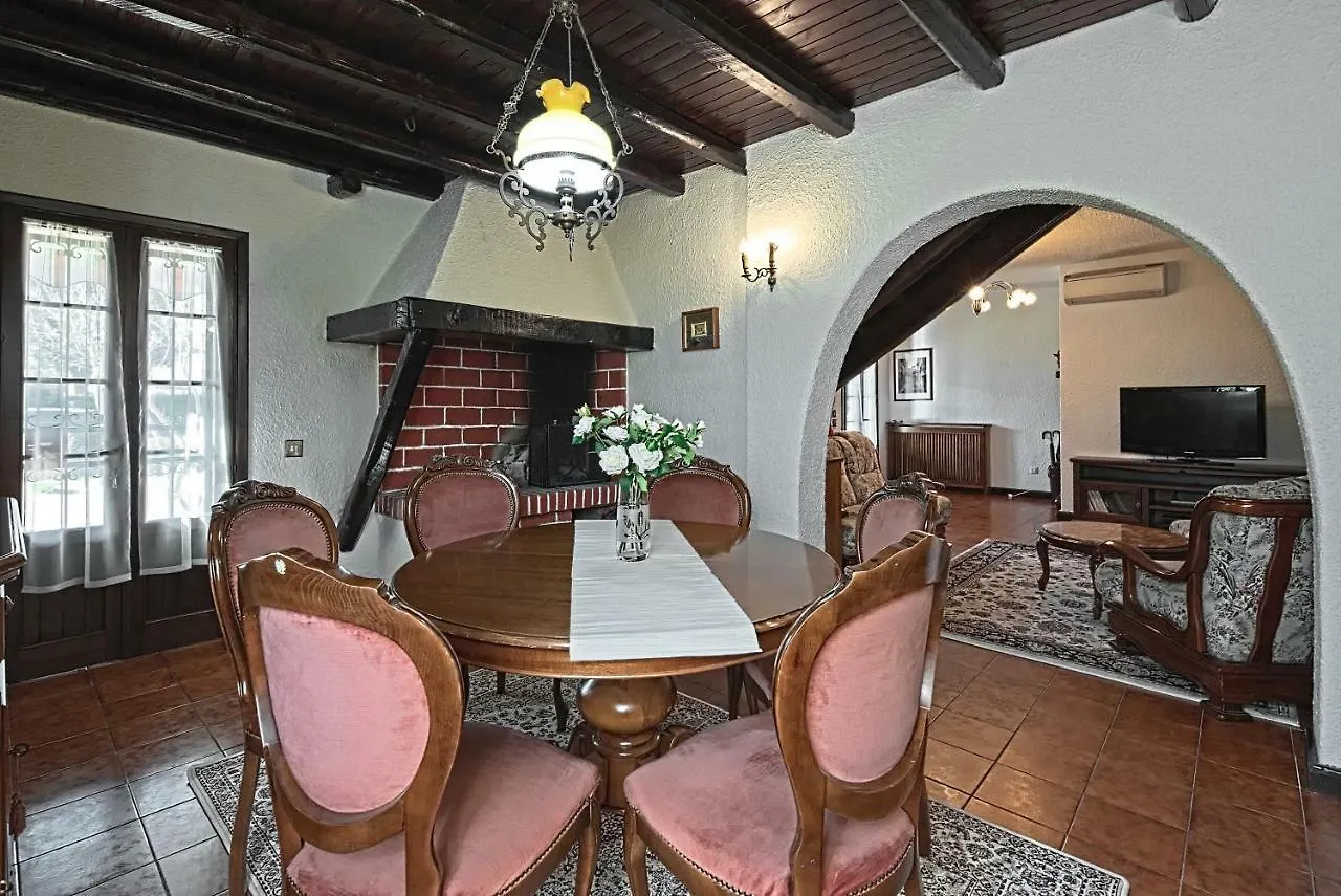 펜션 콰르토 달티노 Vecchia Favola House 빌라